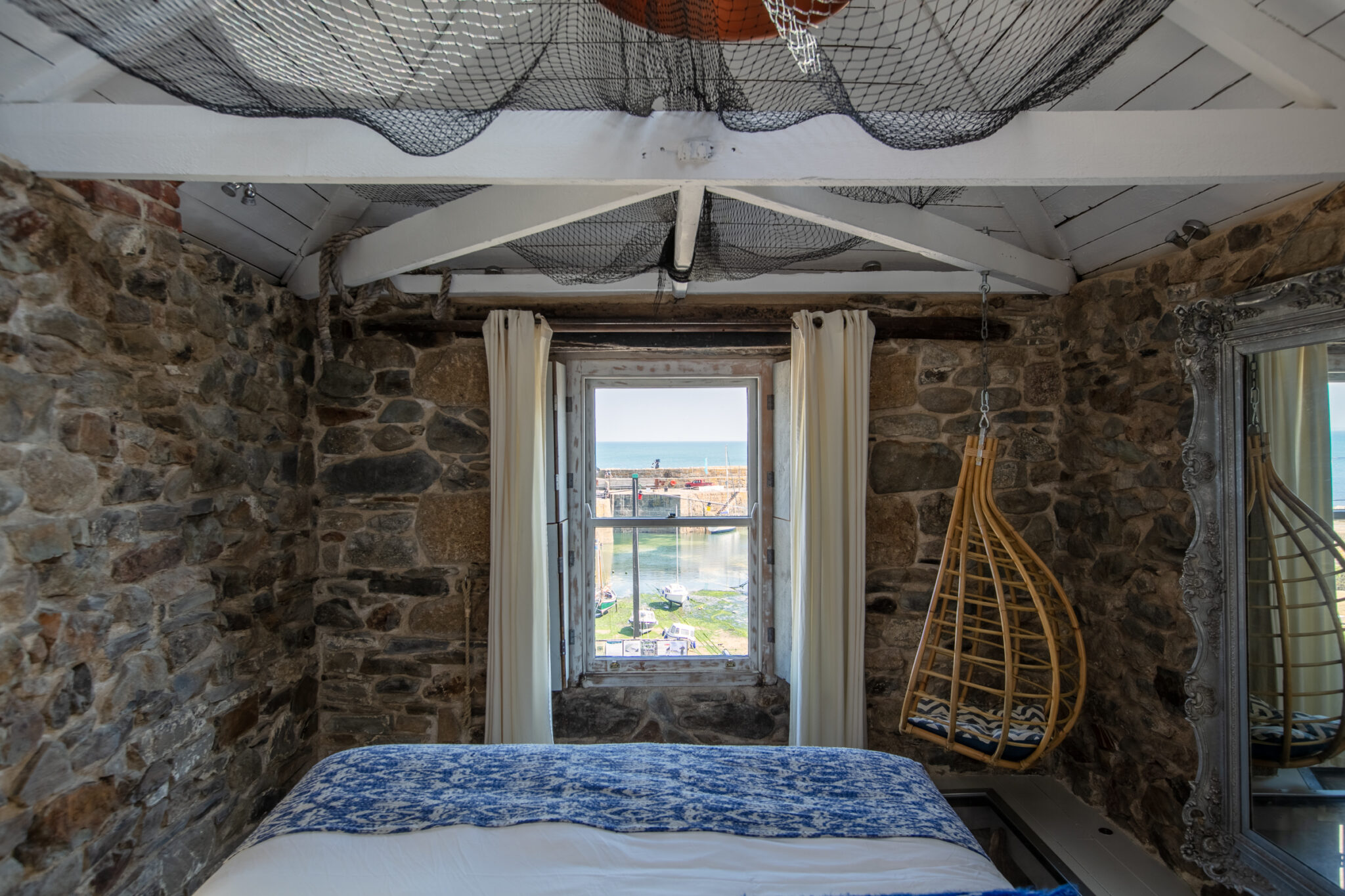 https://sandandstoneescapes.com/wp-content/uploads/2019/10/050718-Beachspoke-July-2018-HARBOUR-MOON-174023-scaled.jpg