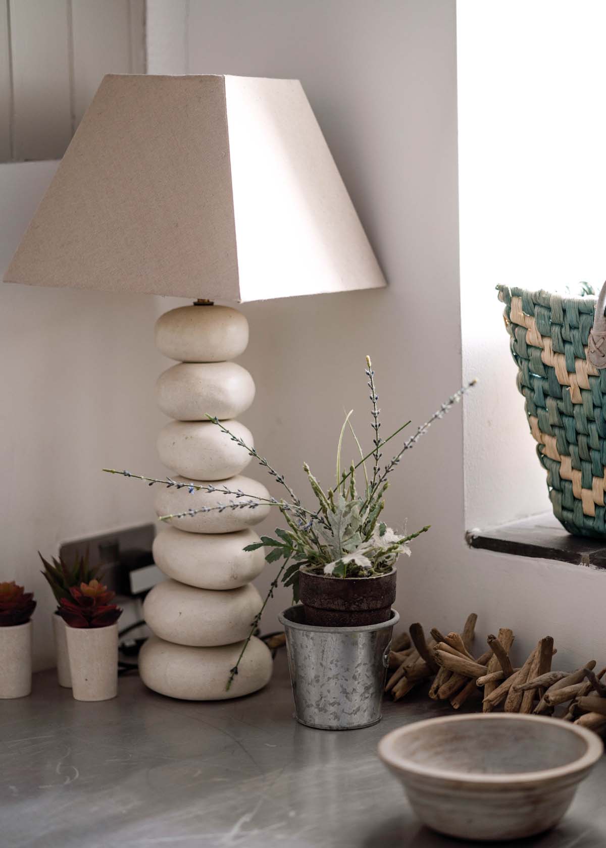 A pebble decorative lamp