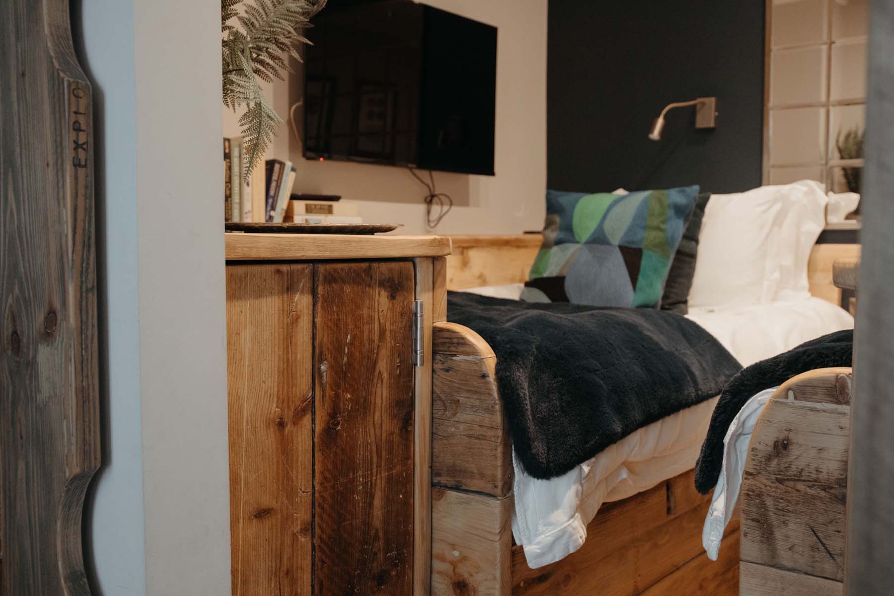 Single kids bed in made of wood