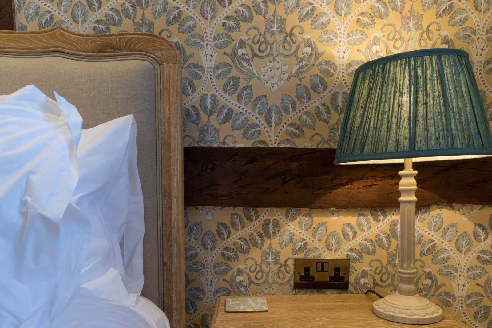 Vintage Style Country Lamp