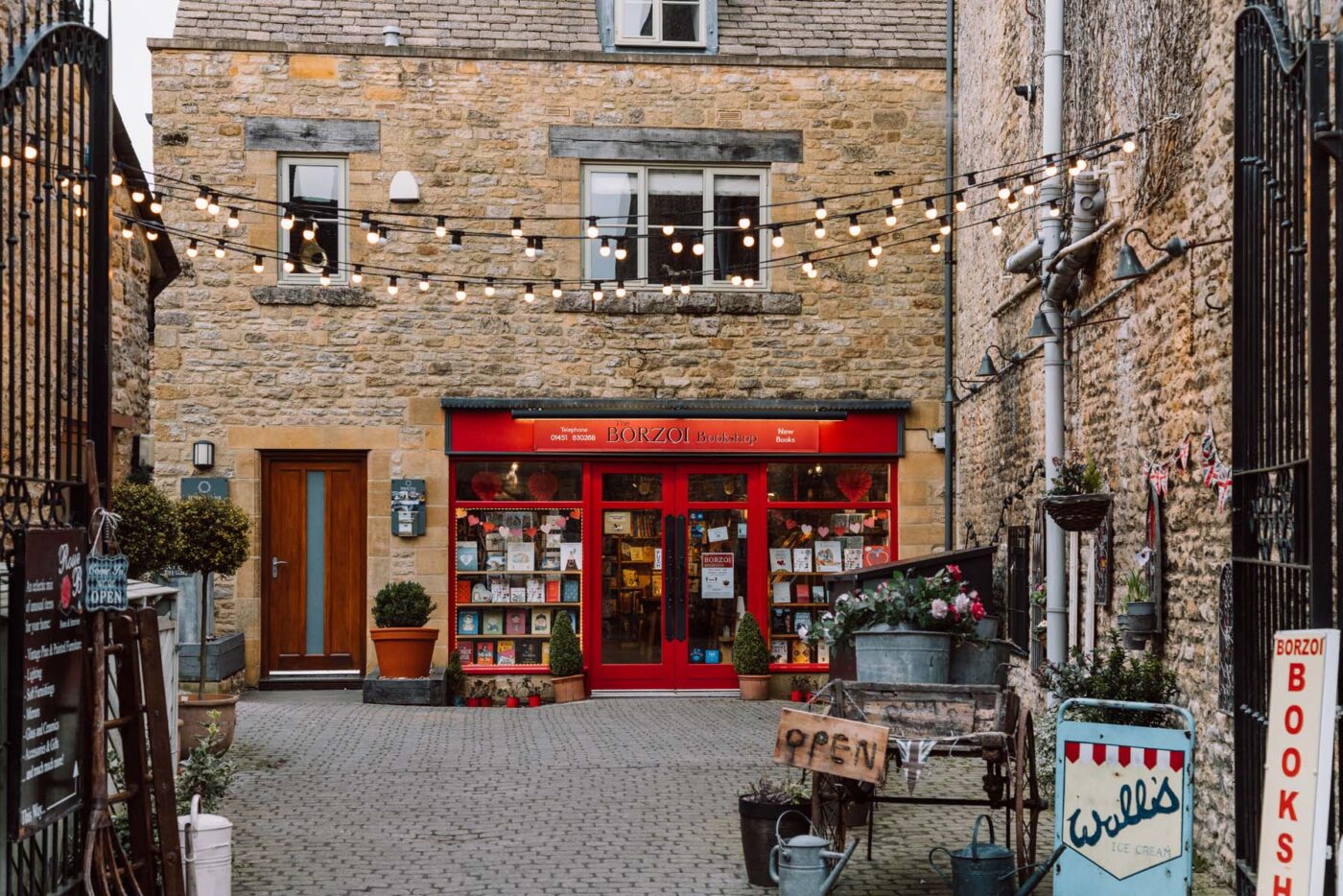 Cotswold stow on the wold village