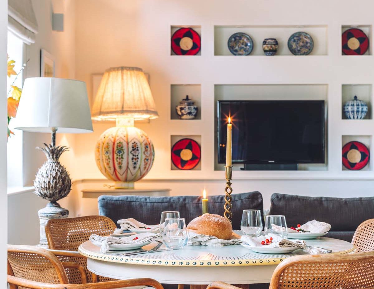 Decorative round table with candles