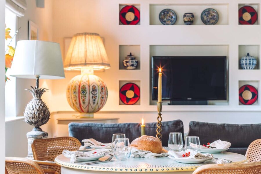 Decorative round table with candles