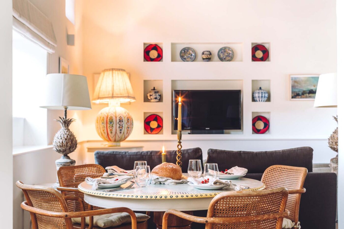 Decorative round table with candles