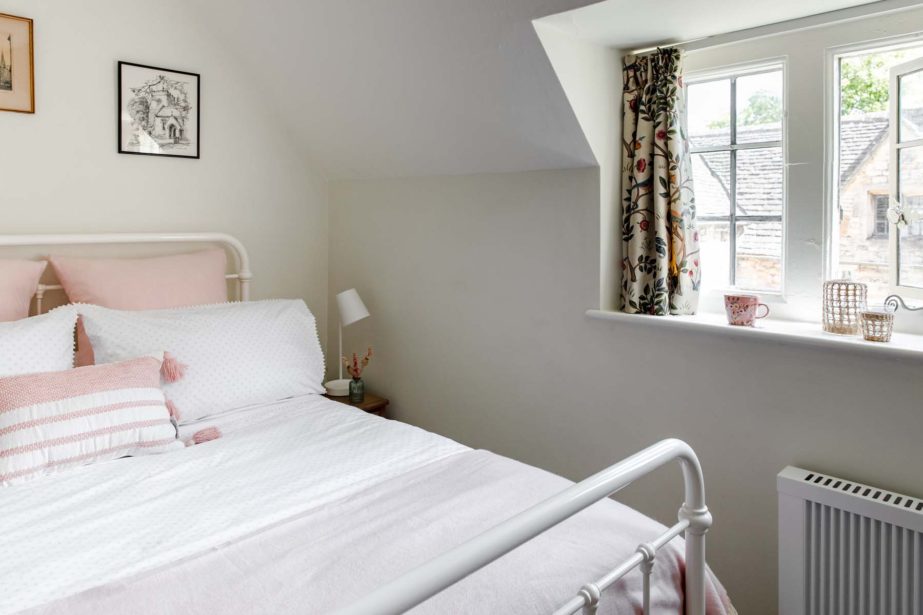 Number 3 The Square The Cotswolds cottage upper slaughter bedroom
