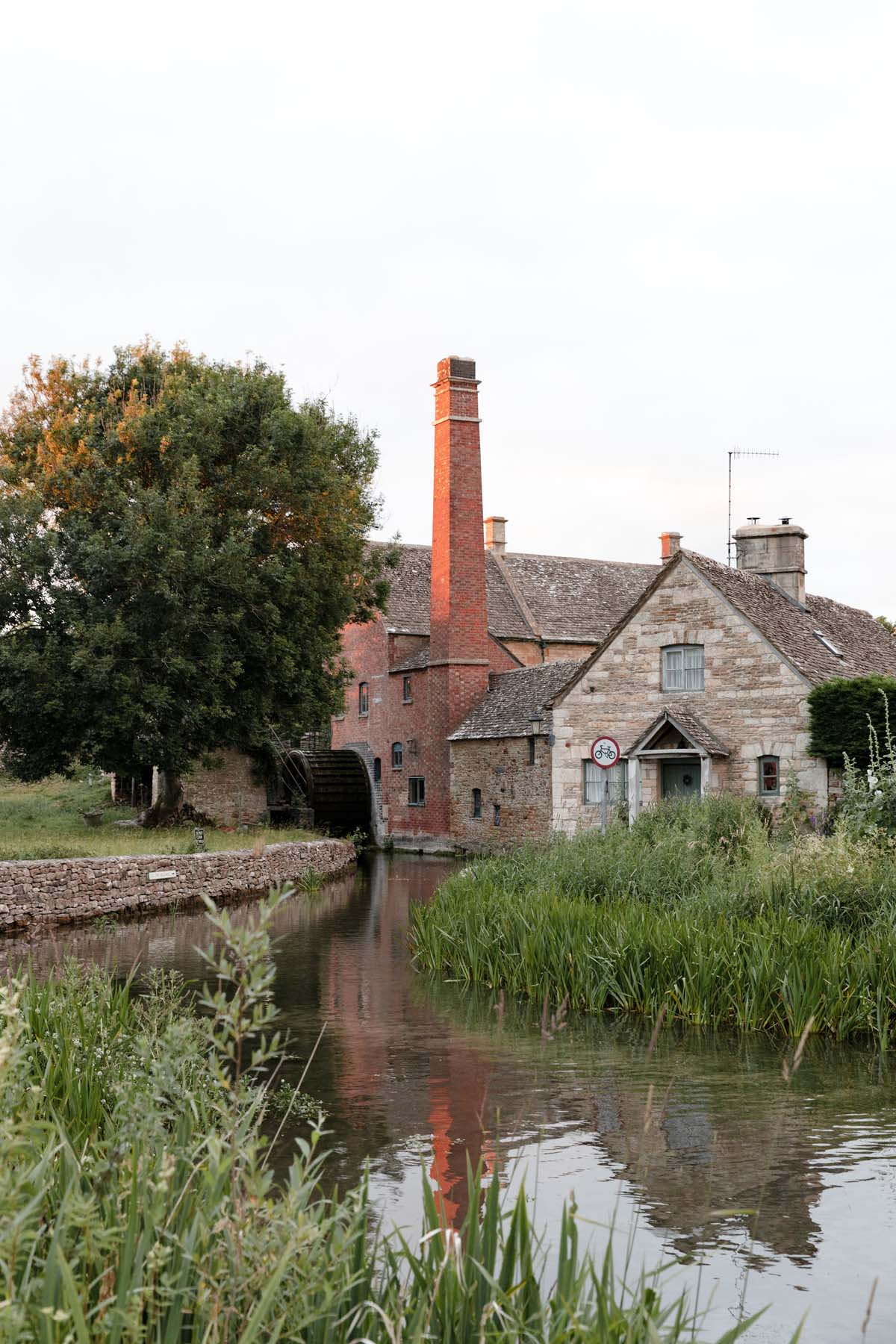 Number 3 The Square The Cotswolds cottage upper slaughter countryside river