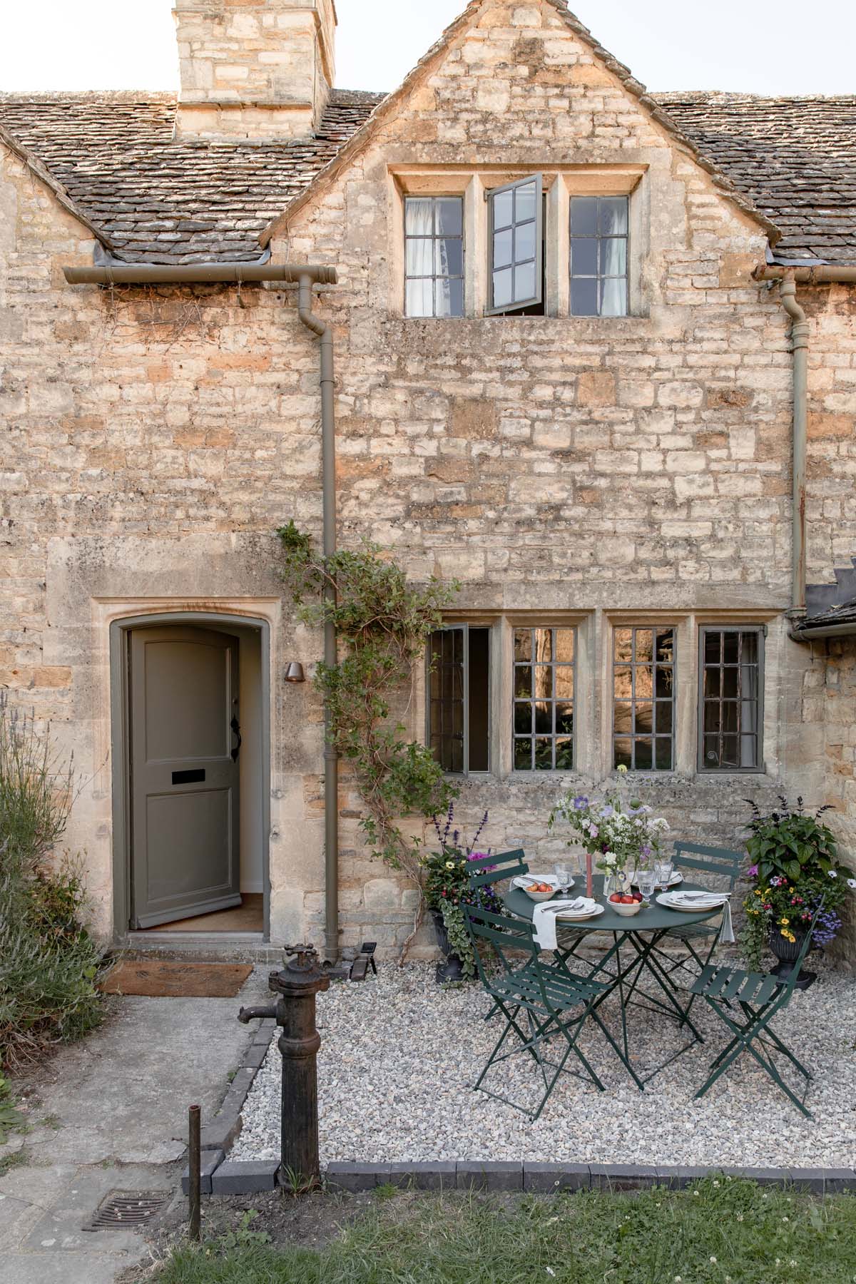 Number 3 The Square The Cotswolds cottage upper slaughter