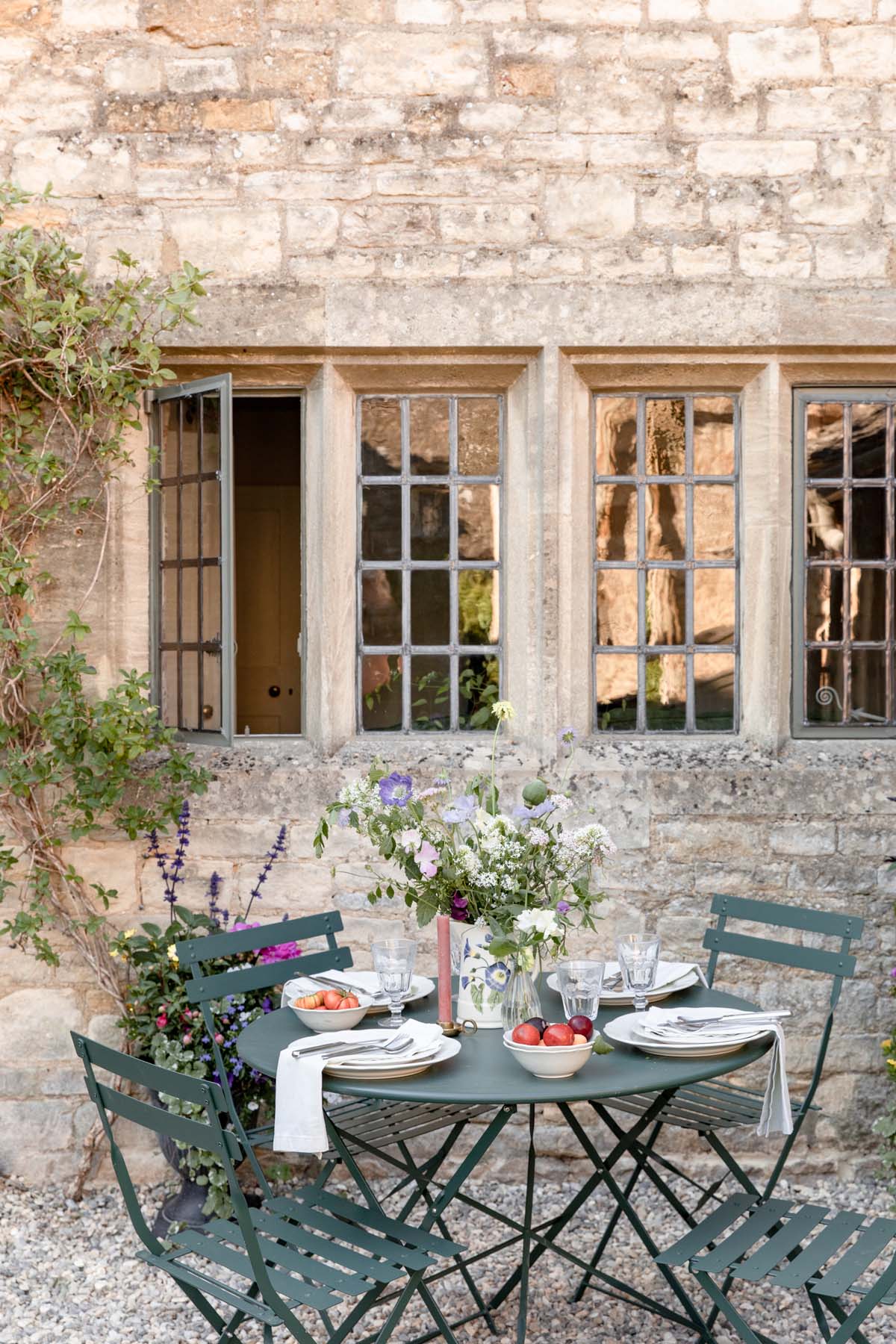 Number 3 The Square The Cotswolds cottage upper slaughter outdoor dining