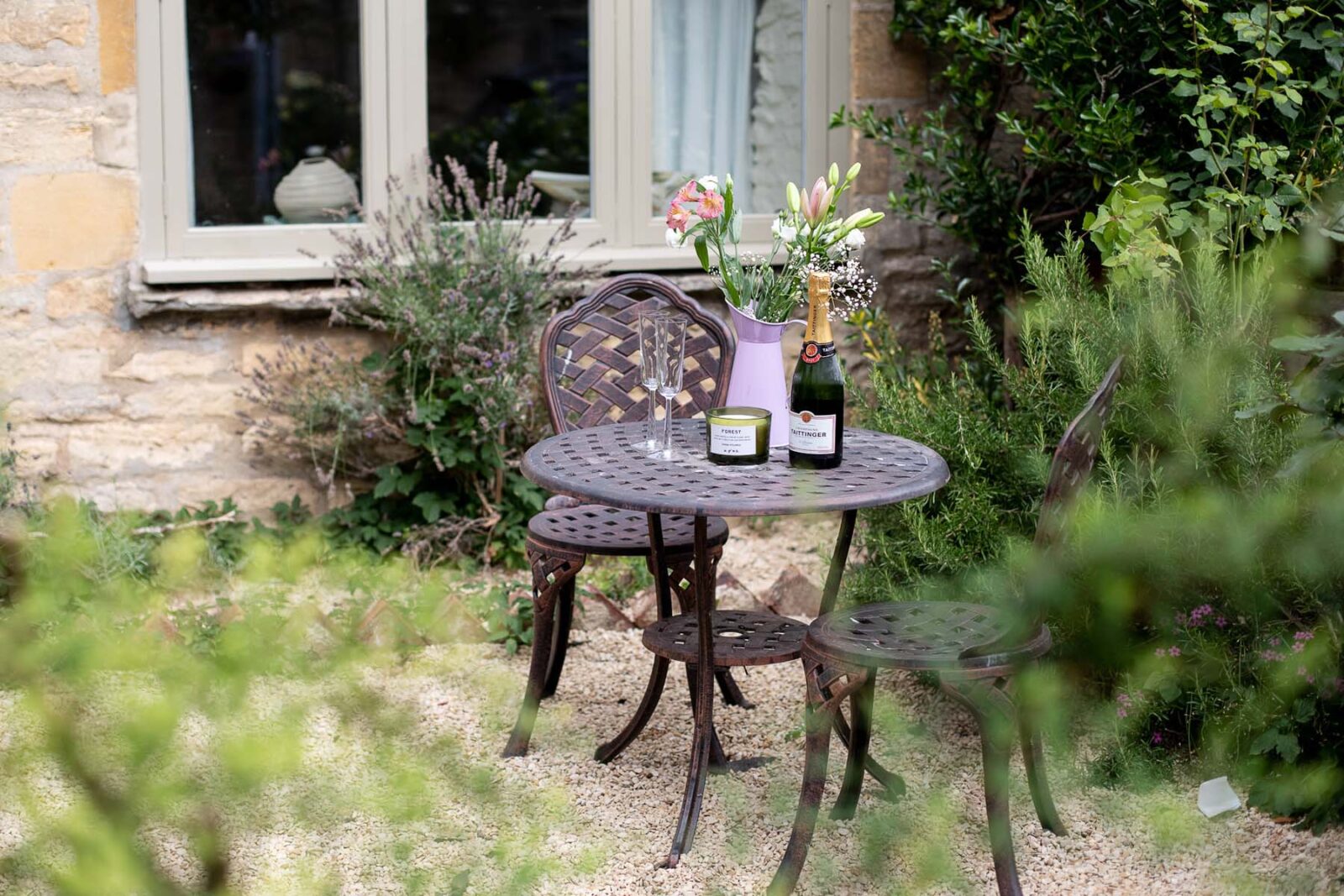 outdoor table and chairs
