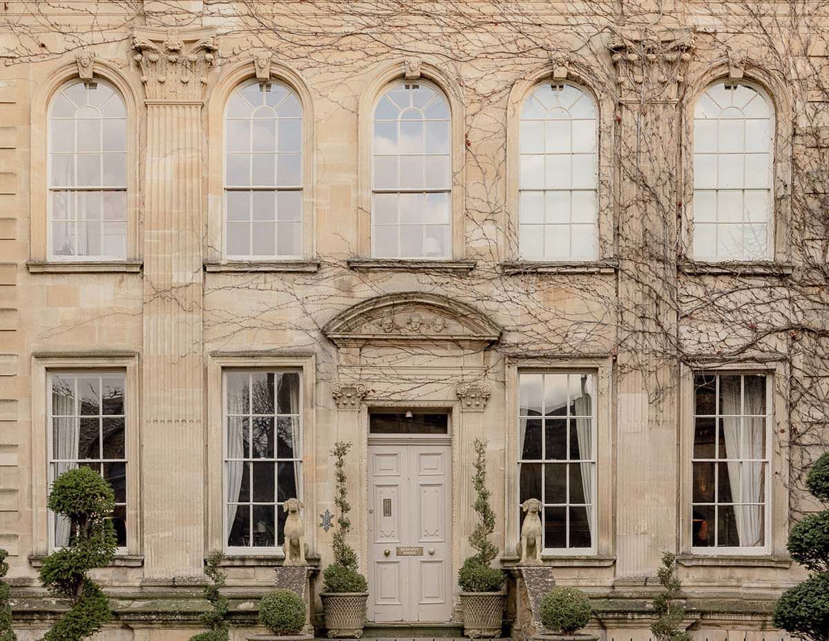 Grand house in THE COTSWOLDS