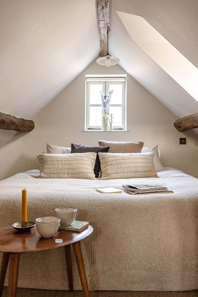 Neutral bedroom in the eaves