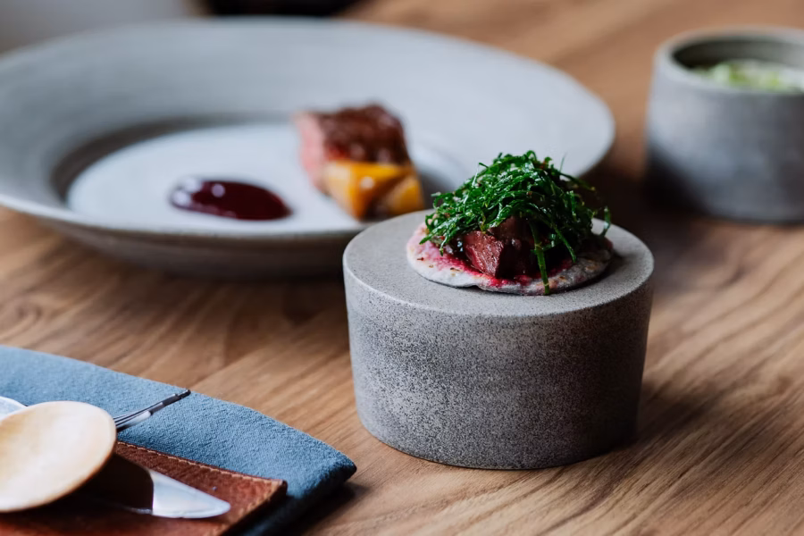 fine dining table setting