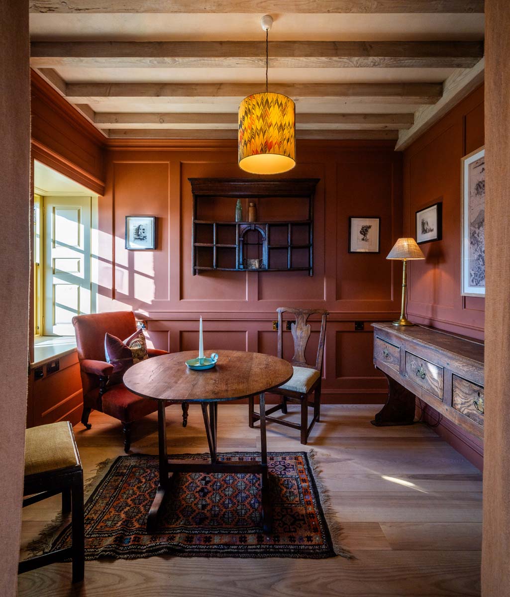 red drawing room